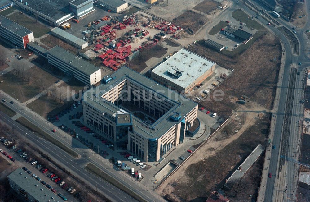 Luftbild Berlin - Bürogebäude, Geschäftshaus an der Prenzlauer Promenade in Berlin