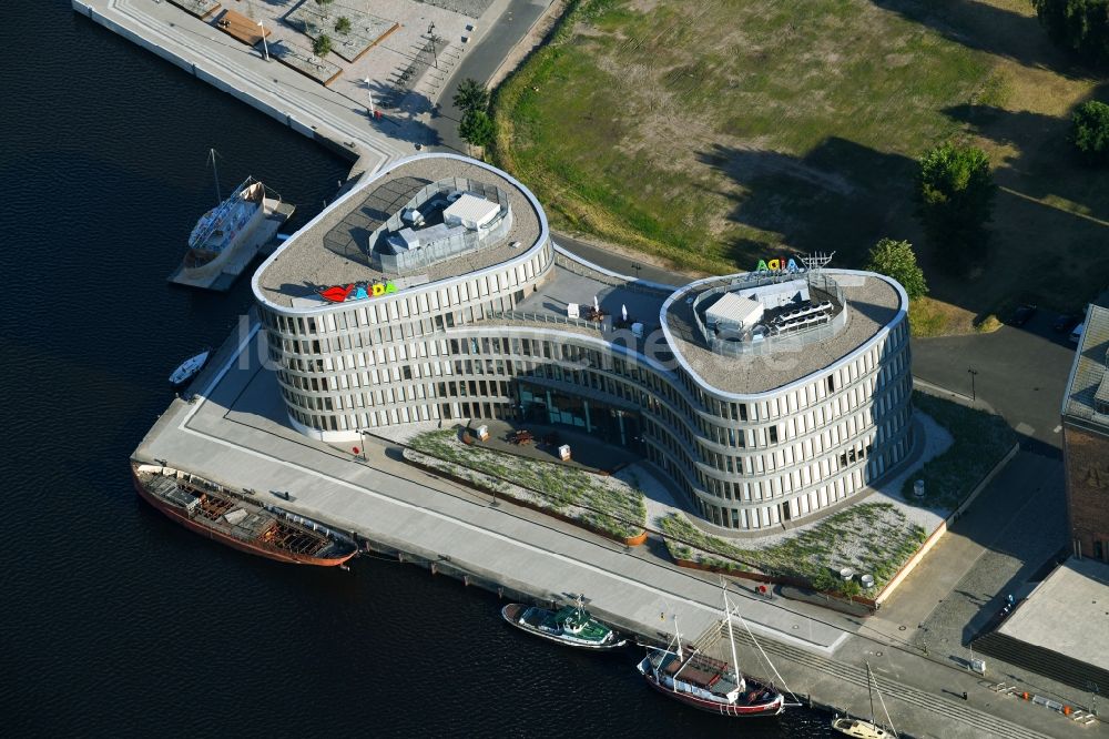 Rostock aus der Vogelperspektive: Bürogebäude des Geschäftshauses Aida Home der AIDA Cruises - German Branch of Costa Crociere S.p.A. in Rostock im Bundesland Mecklenburg-Vorpommern, Deutschland