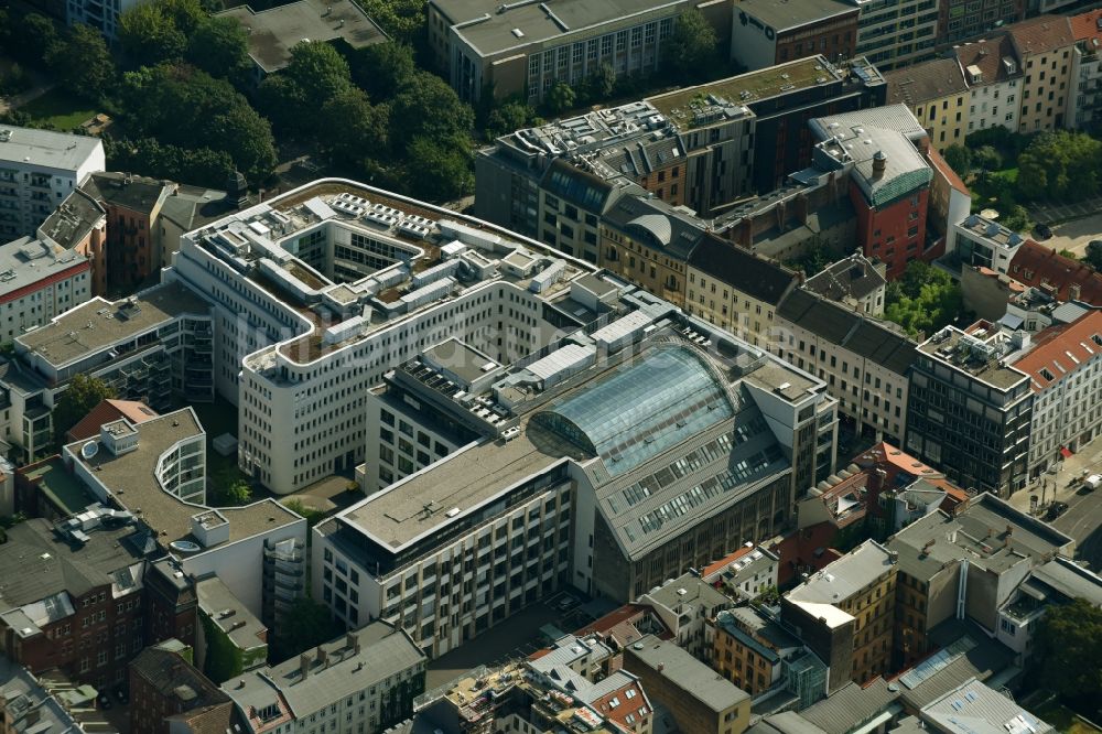 Luftaufnahme Berlin - Bürogebäude des Geschäftshauses AOK-Bundesverband an der Rosenthaler Straße in Berlin, Deutschland