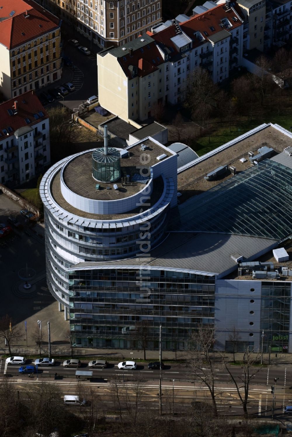 Luftbild Leipzig - Bürogebäude des Geschäftshauses AOK PLUS - Filiale am Torgauer Platz im Ortsteil Volkmarsdorf in Leipzig im Bundesland Sachsen