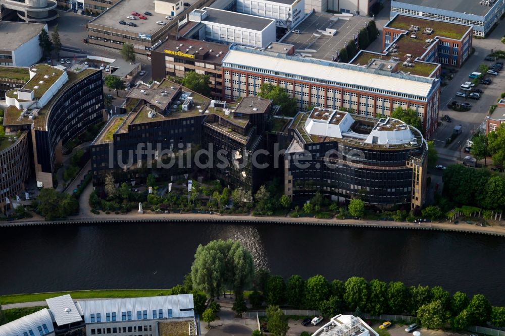 Berlin von oben - Bürogebäude des Geschäftshauses in Berlin