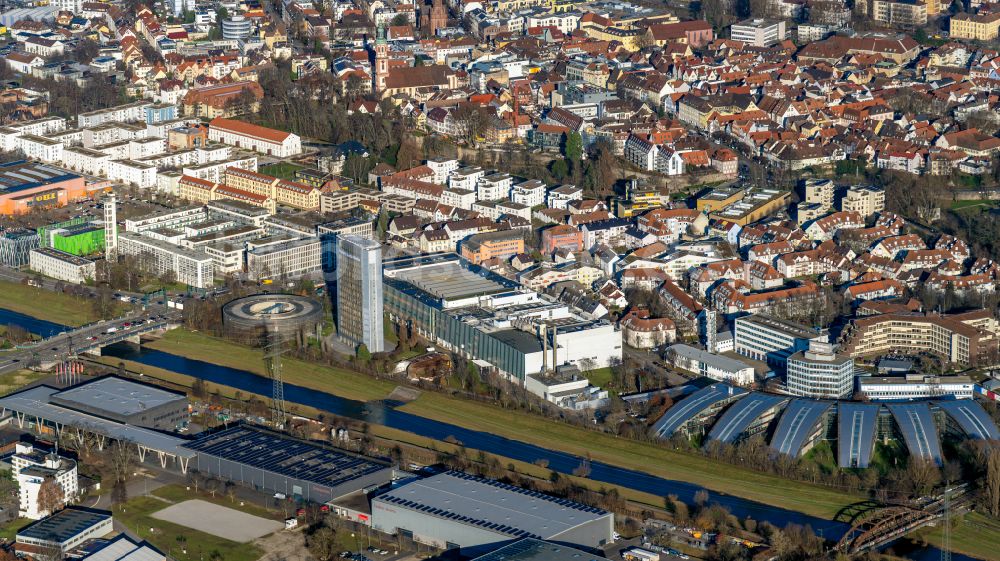 Luftbild Offenburg - Bürogebäude des Geschäftshauses Burda Medien in Offenburg im Bundesland Baden-Württemberg, Deutschland