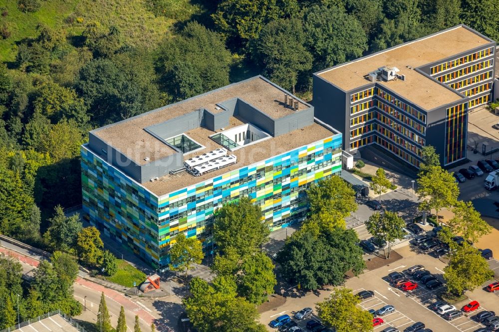 Bochum von oben - Bürogebäude des Geschäftshauses der contec Gesellschaft für Organisationsentwicklung mbH an der Universitätsstraße in Bochum im Bundesland Nordrhein-Westfalen, Deutschland