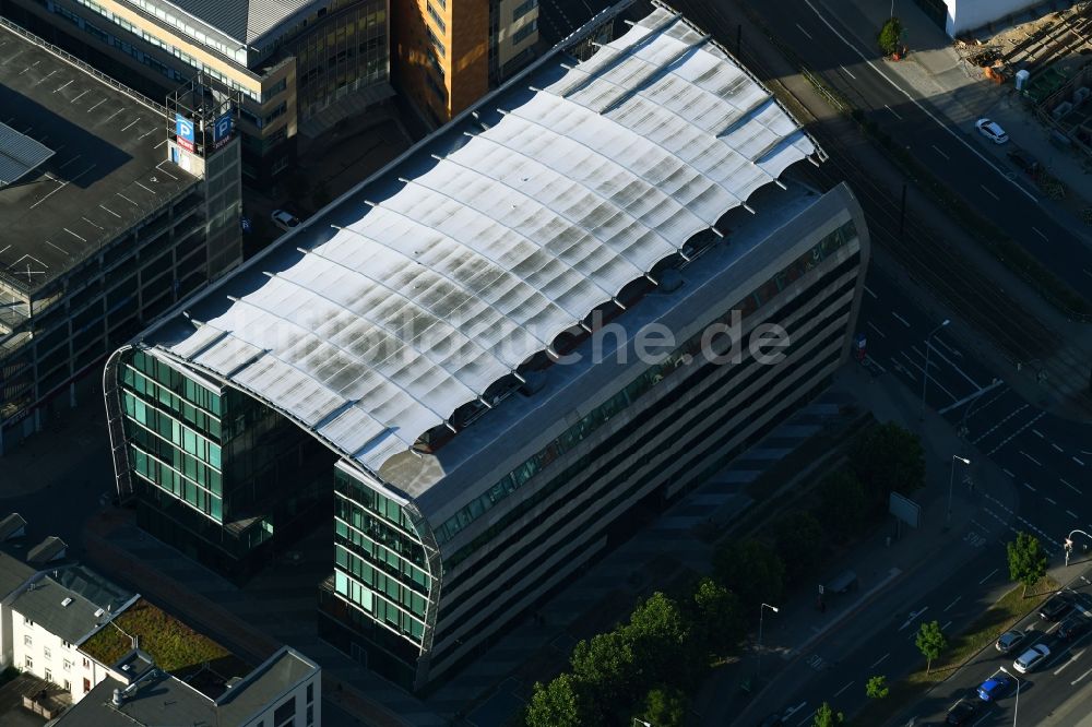 Luftbild Rostock - Bürogebäude des Geschäftshauses am Deutsche-Med-Platz in Rostock im Bundesland Mecklenburg-Vorpommern, Deutschland