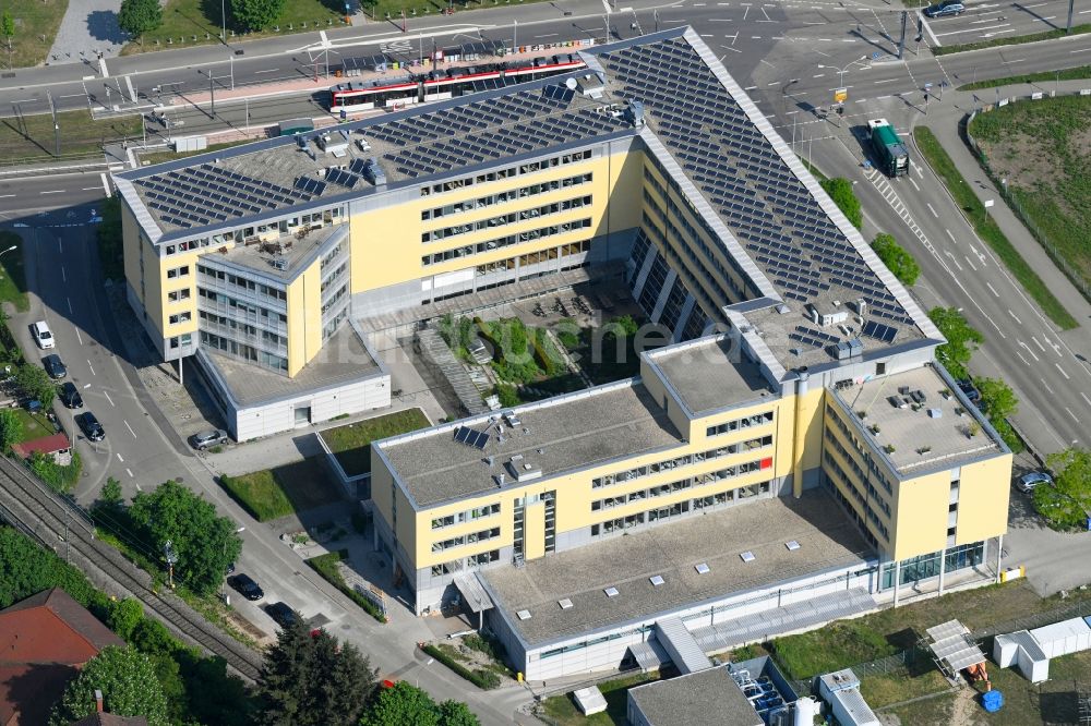 Luftaufnahme Freiburg im Breisgau - Bürogebäude des Geschäftshauses an der Emmy-Noether-Straße in Freiburg im Breisgau im Bundesland Baden-Württemberg, Deutschland