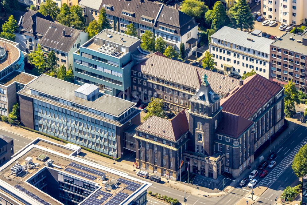 Essen von oben - Bürogebäude des Geschäftshauses EMSCHERGENOSSENSCHAFT und LIPPEVERBAND in Essen im Bundesland Nordrhein-Westfalen, Deutschland