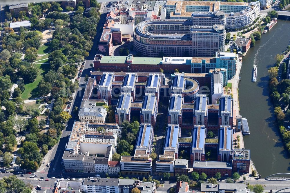 Berlin aus der Vogelperspektive: Bürogebäude des Geschäftshauses entlang der Stromstraße - Alt-Moabit im Ortsteil Mitte in Berlin, Deutschland