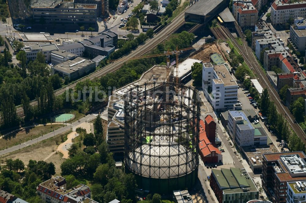 Luftaufnahme Berlin - Bürogebäude des Geschäftshauses am EUREF-Campus an der Torgauer Straße im Ortsteil Schöneberg in Berlin, Deutschland