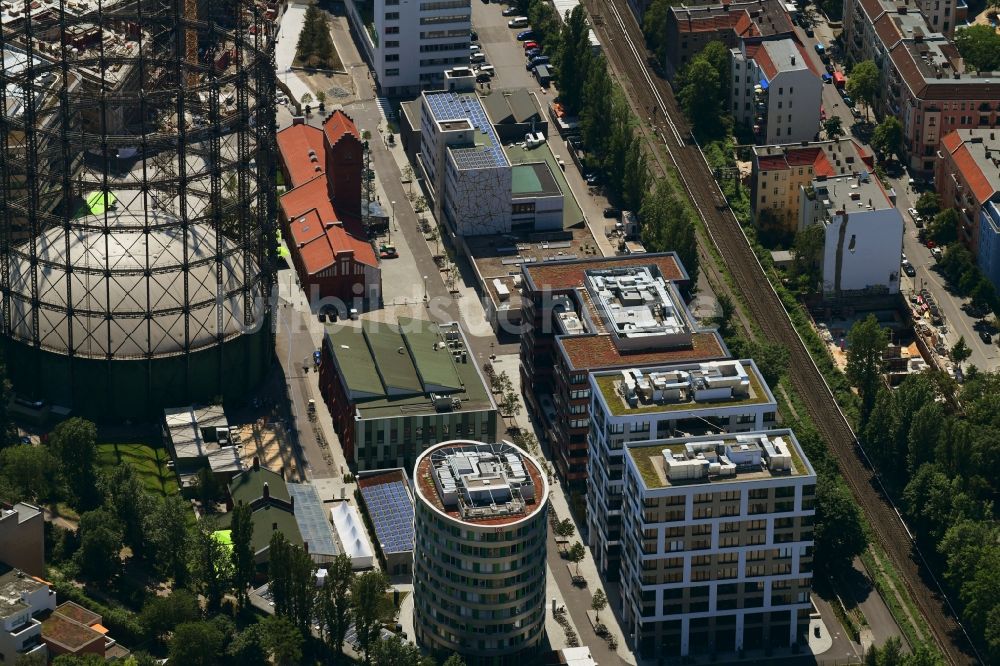 Berlin aus der Vogelperspektive: Bürogebäude des Geschäftshauses am EUREF-Campus an der Torgauer Straße im Ortsteil Schöneberg in Berlin, Deutschland