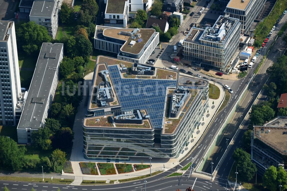 Luftbild Bonn - Bürogebäude des Geschäftshauses FGS Campus an der Friedrich-Ebert-Allee im Ortsteil Zentrum in Bonn im Bundesland Nordrhein-Westfalen, Deutschland