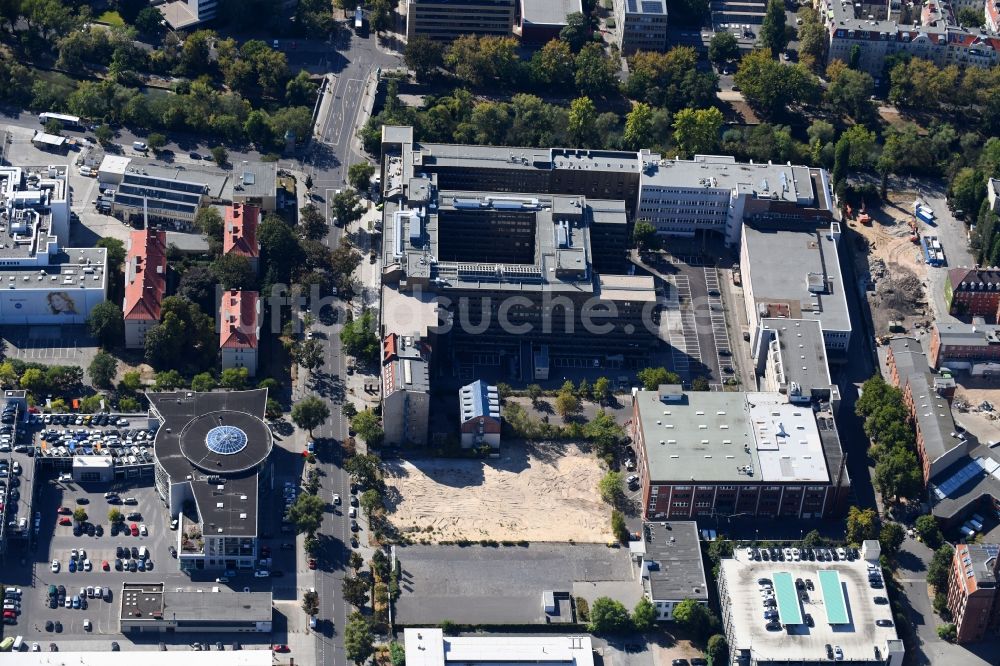 Luftaufnahme Berlin - Bürogebäude des Geschäftshauses an der Franklinstraße im Ortsteil Charlottenburg in Berlin, Deutschland