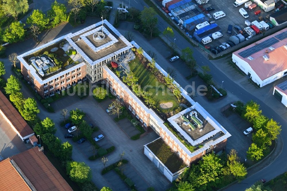 Birkenwerder aus der Vogelperspektive: Bürogebäude des Geschäftshauses der Gegenbauer Holding SE & Co. KG in Birkenwerder im Bundesland Brandenburg, Deutschland