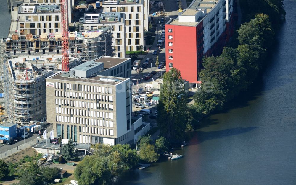 Luftbild Offenbach am Main - Bürogebäude des Geschäftshauses an der Hafeninsel in Offenbach am Main im Bundesland Hessen