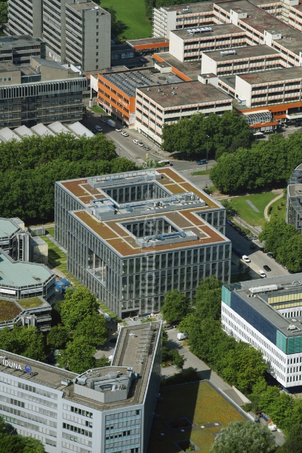 Luftbild Hamburg - Bürogebäude des Geschäftshauses der HANSAINVEST am Überseering im Stadtteil Winterhude in Hamburg