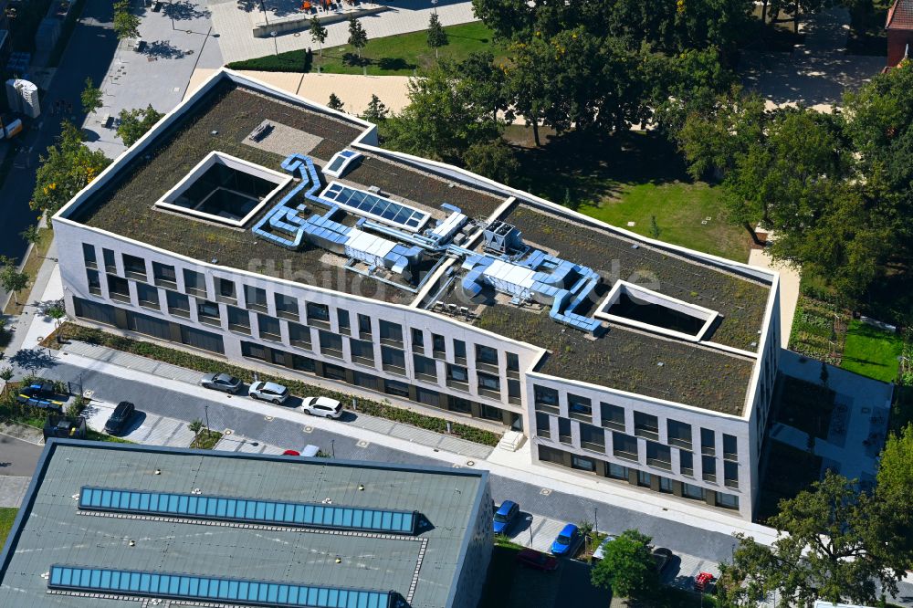 Luftaufnahme Potsdam - Bürogebäude des Geschäftshauses Haus des Sports im Ortsteil Potsdam West in Potsdam im Bundesland Brandenburg, Deutschland