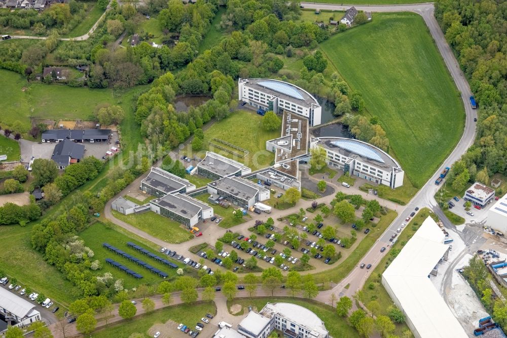 Luftbild Gladbeck - Bürogebäude des Geschäftshauses IWG Innovationszentrum Wiesenbusch Gladbeck Betriebsgesellschaft mbH in Gladbeck im Bundesland Nordrhein-Westfalen - NRW, Deutschland