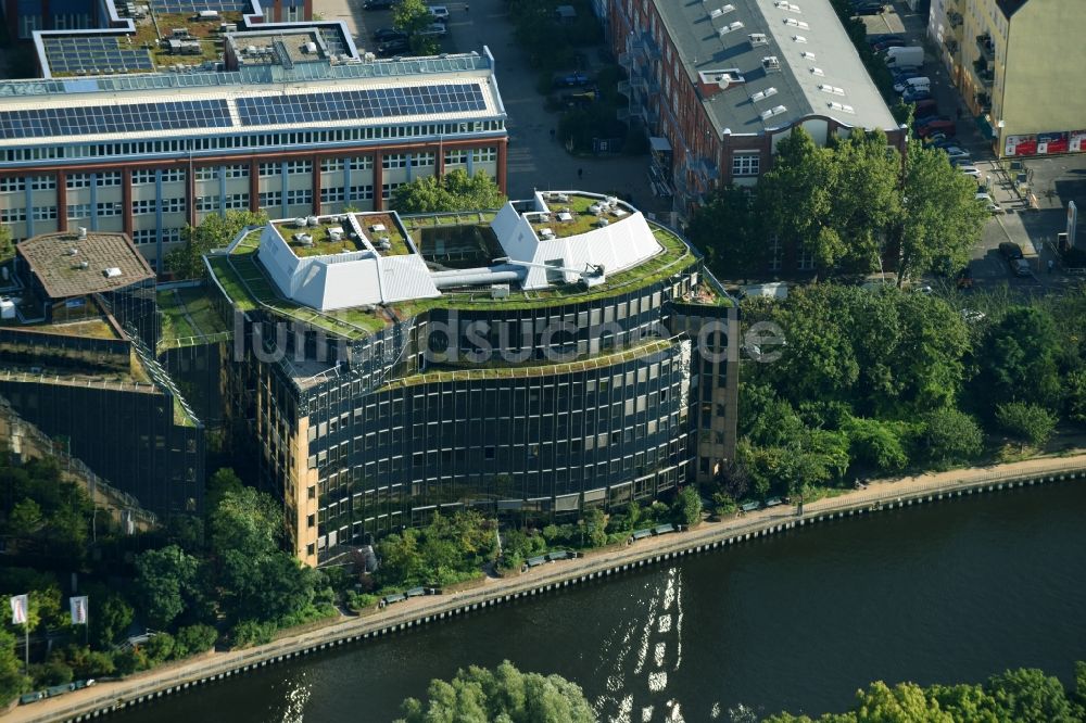 Berlin von oben - Bürogebäude des Geschäftshauses Jonas & Redmann Group GmbH an der Kaiserin-Augusta-Allee im Ortsteil Mitte in Berlin, Deutschland