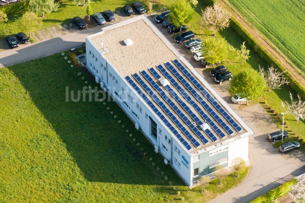 Stupferich aus der Vogelperspektive: Bürogebäude des Geschäftshauses der LEITWERK AG in Stupferich im Bundesland Baden-Württemberg, Deutschland