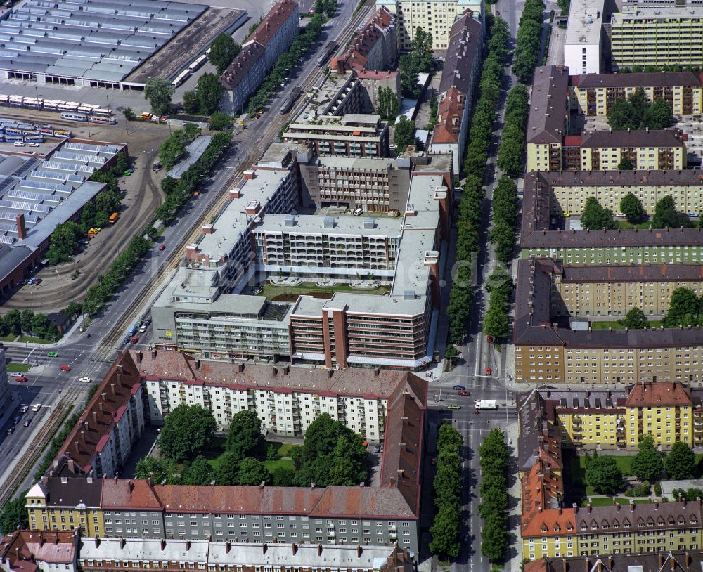 München von oben - Bürogebäude des Geschäftshauses im Ortsteil Au-Haidhausen in München im Bundesland Bayern, Deutschland