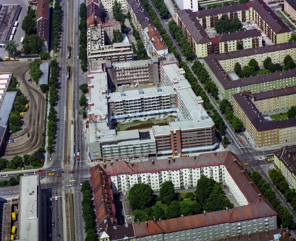 Luftaufnahme München - Bürogebäude des Geschäftshauses im Ortsteil Au-Haidhausen in München im Bundesland Bayern, Deutschland