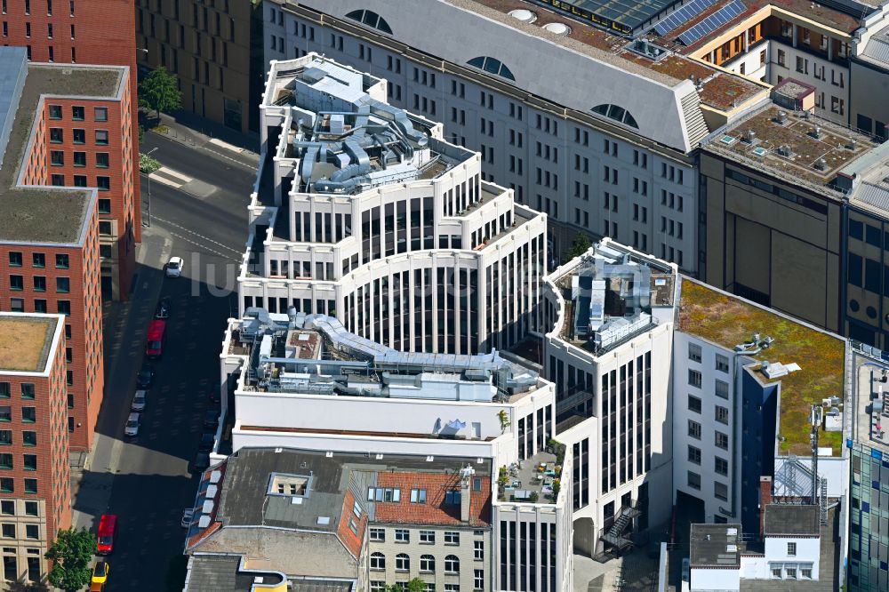 Luftaufnahme Berlin - Bürogebäude des Geschäftshauses im Ortsteil Kreuzberg in Berlin, Deutschland