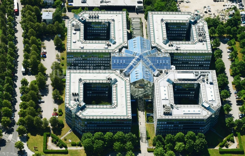 München von oben - Bürogebäude des Geschäftshauses im Ortsteil Moosach in München im Bundesland Bayern, Deutschland