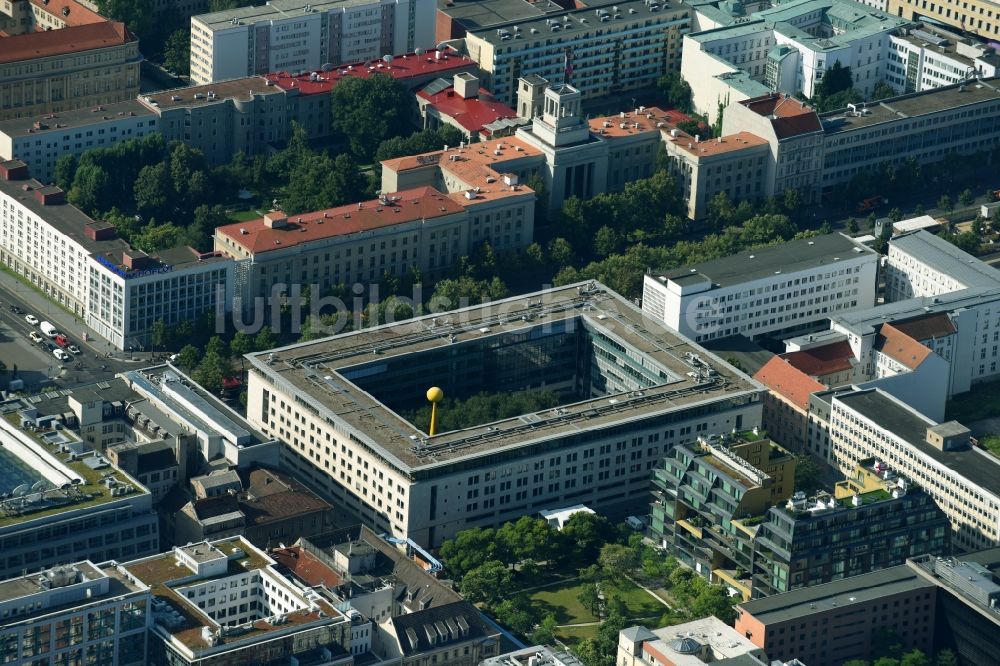 Berlin von oben - Bürogebäude des Geschäftshauses Otto-Wels-Haus Unter den Linden im Ortsteil Mitte in Berlin, Deutschland