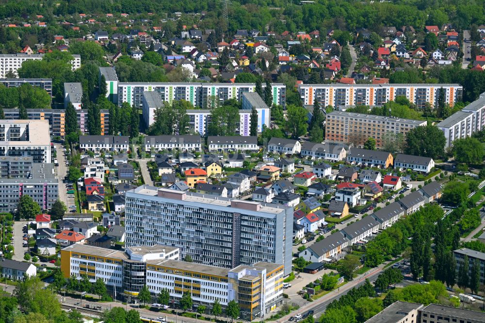 Luftbild Berlin - Bürogebäude des Geschäftshauses Qneunundzwanzig im Ortsteil Hohenschönhausen in Berlin, Deutschland