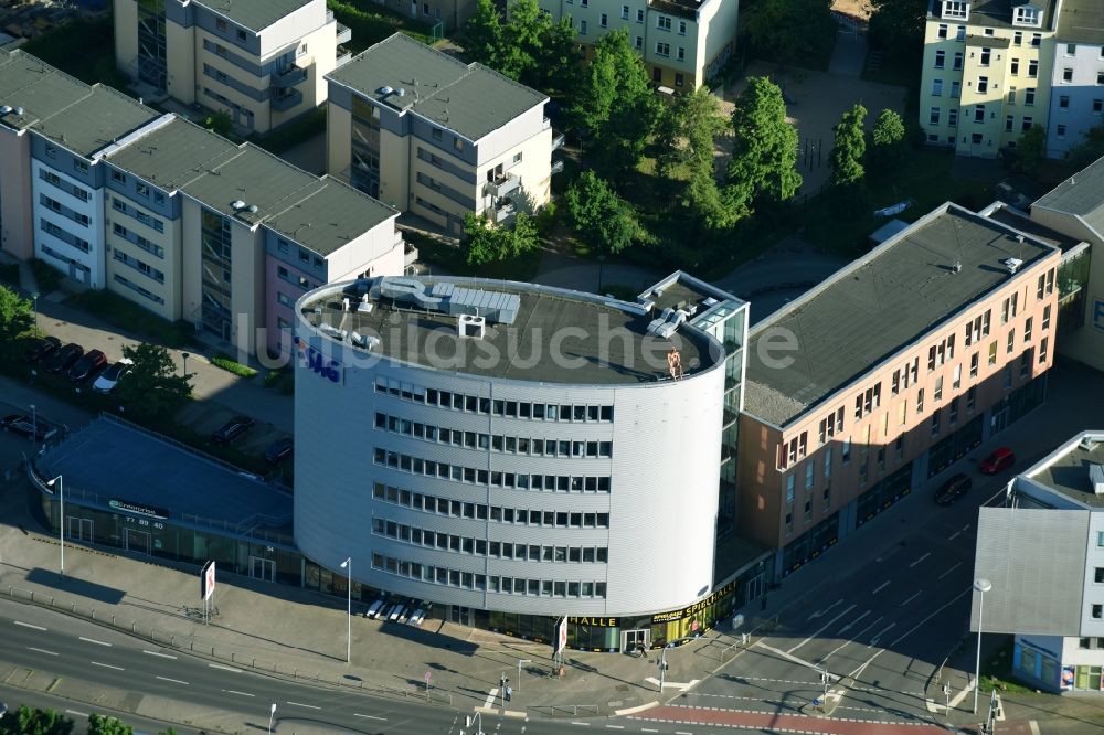 Rostock aus der Vogelperspektive: Bürogebäude des Geschäftshauses der SAG GmbH in Rostock im Bundesland Mecklenburg-Vorpommern, Deutschland