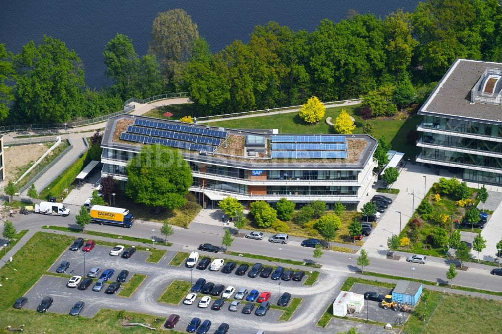 Potsdam aus der Vogelperspektive: Bürogebäude des Geschäftshauses der SAP Deutschland SE & Co. KG am Konrad-Zuse-Ring in Potsdam im Bundesland Brandenburg, Deutschland