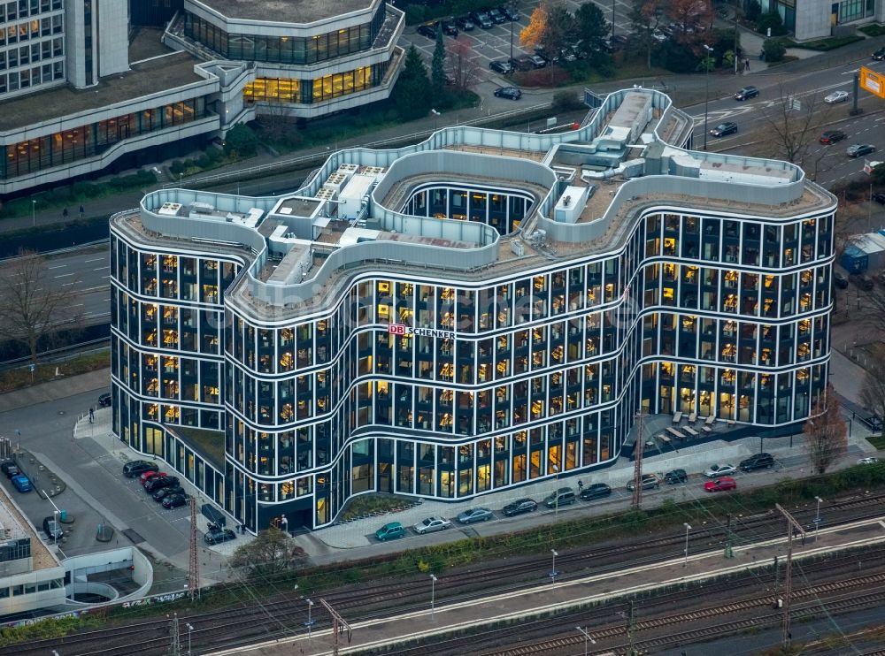 Essen von oben - Bürogebäude des Geschäftshauses der DB Schenker Logistics in Essen im Bundesland Nordrhein-Westfalen