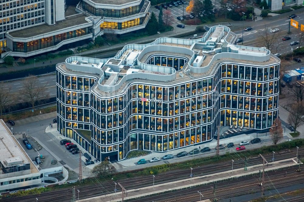 Essen von oben - Bürogebäude des Geschäftshauses der DB Schenker Logistics in Essen im Bundesland Nordrhein-Westfalen