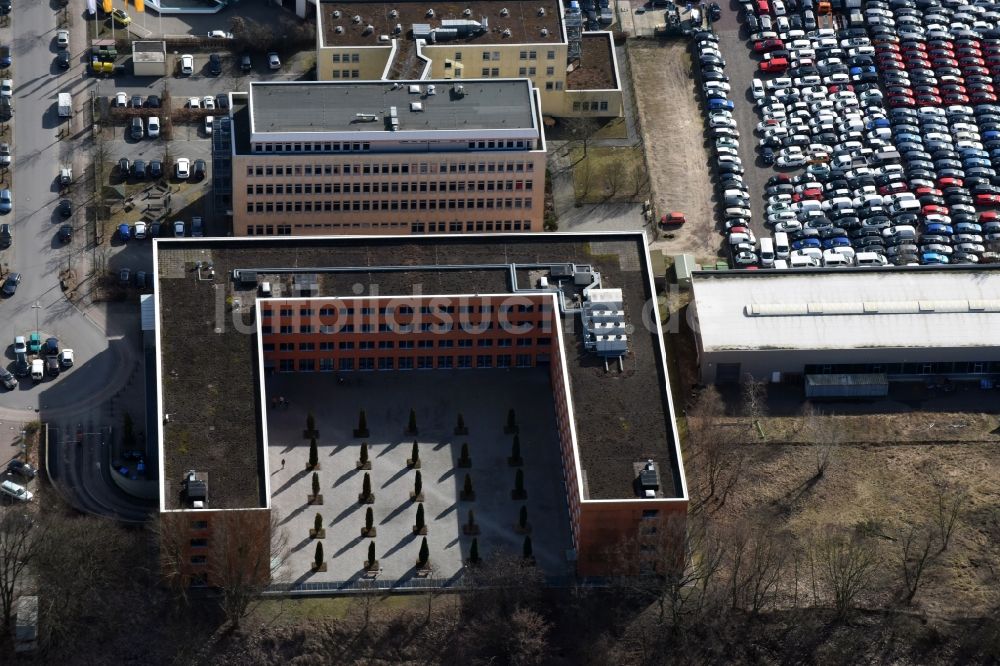 Teltow von oben - Bürogebäude des Geschäftshauses Sky Deutschland Customer Center GmbH im Kontorhof in Teltow im Bundesland Brandenburg