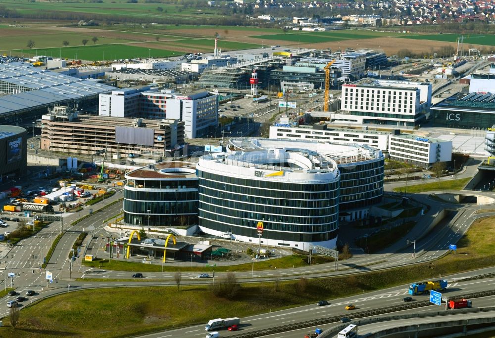 Luftaufnahme Stuttgart - Bürogebäude des Geschäftshauses Sky Loop in Stuttgart im Bundesland Baden-Württemberg, Deutschland