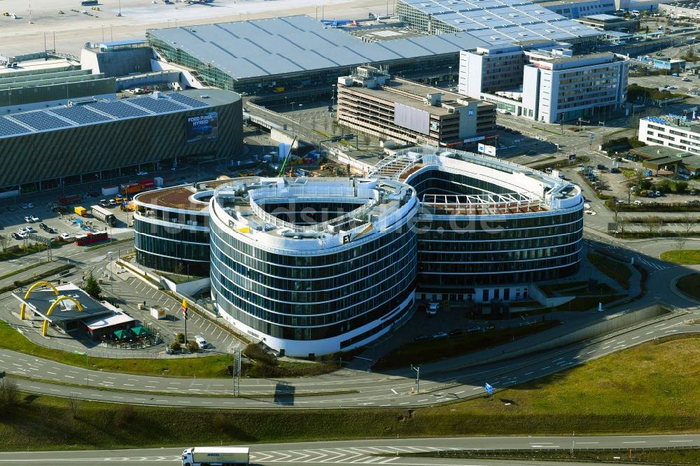 Stuttgart aus der Vogelperspektive: Bürogebäude des Geschäftshauses Sky Loop in Stuttgart im Bundesland Baden-Württemberg, Deutschland