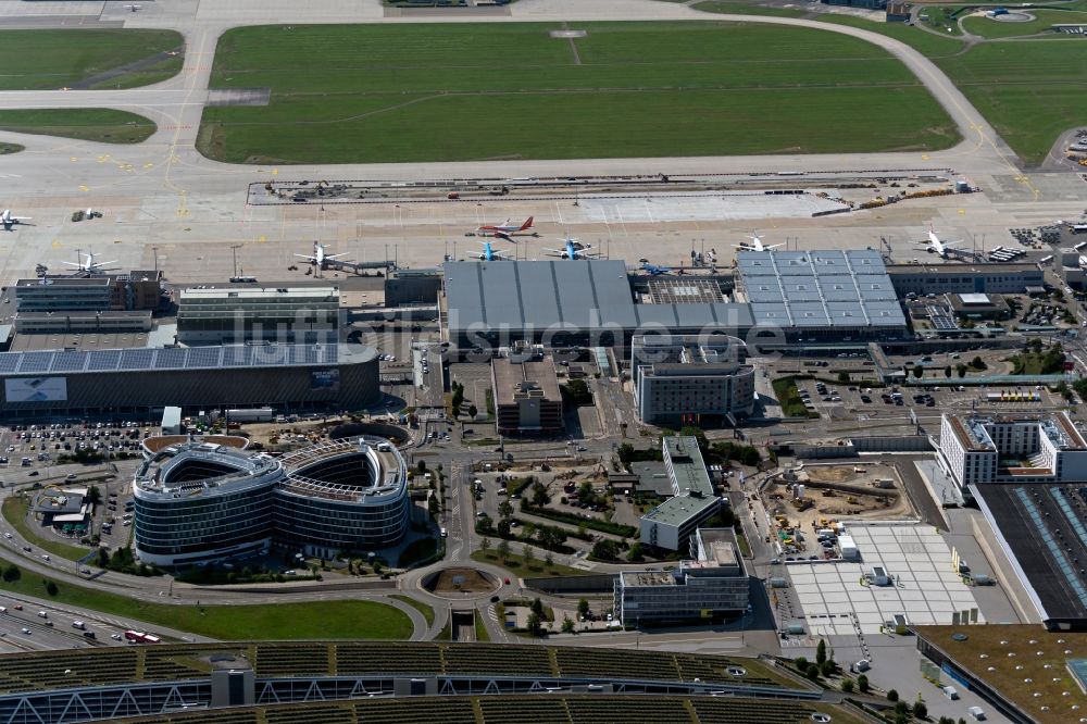 Stuttgart aus der Vogelperspektive: Bürogebäude des Geschäftshauses Sky Loop in Stuttgart im Bundesland Baden-Württemberg, Deutschland