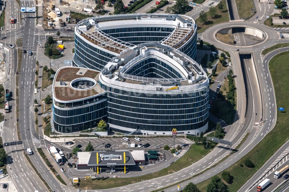 Stuttgart aus der Vogelperspektive: Bürogebäude des Geschäftshauses Sky Loop in Stuttgart im Bundesland Baden-Württemberg, Deutschland