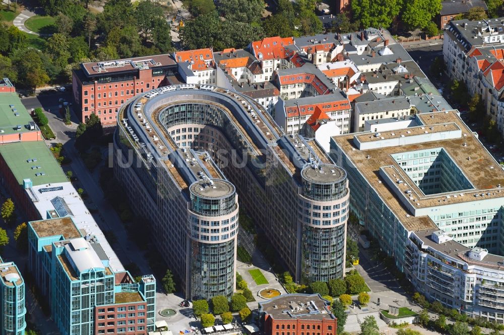 Luftbild Berlin - Bürogebäude des Geschäftshauses Spreebogen in Alt-Moabit im Ortsteil Moabit in Berlin, Deutschland