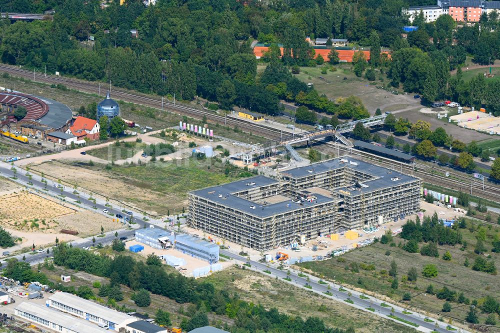 Berlin von oben - Bürogebäude des Geschäftshauses Square 1 im Ortsteil Johannisthal in Berlin, Deutschland