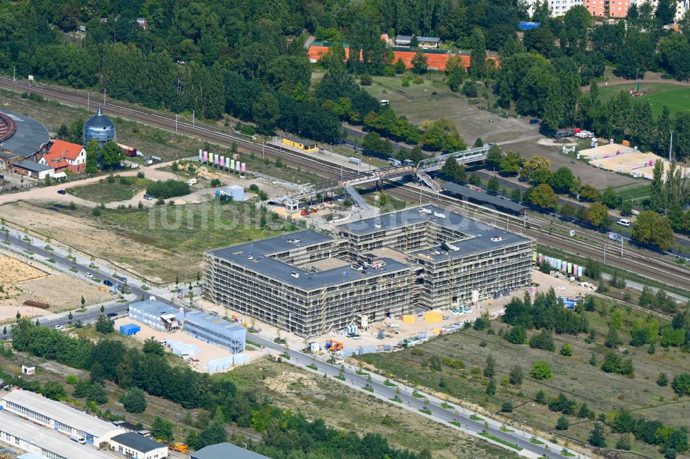 Berlin aus der Vogelperspektive: Bürogebäude des Geschäftshauses Square 1 im Ortsteil Johannisthal in Berlin, Deutschland