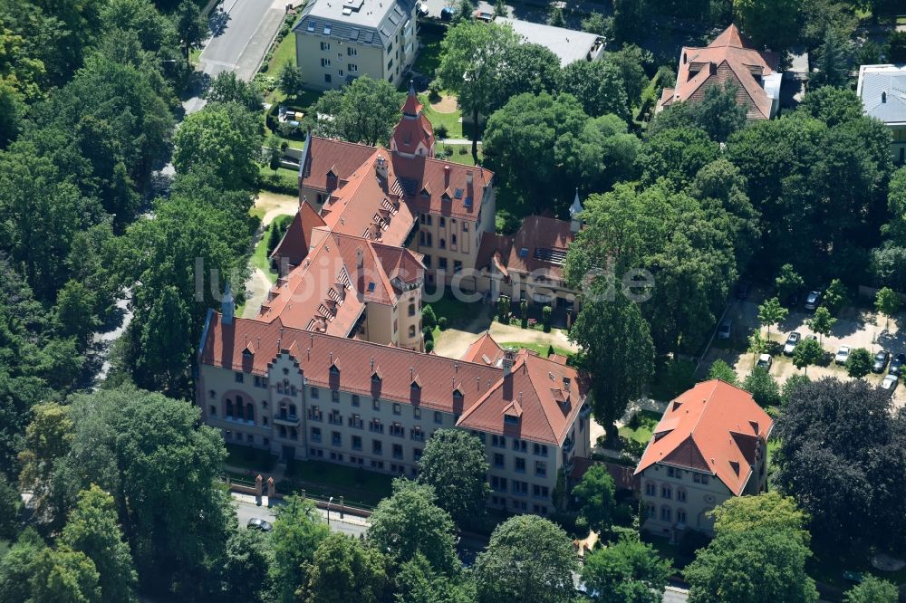 Luftaufnahme Potsdam - Bürogebäude des Geschäftshauses der Sundance Dentaltechnik GmbH Am Neuen Garten Ecke Leistikowstraße in Potsdam im Bundesland Brandenburg, Deutschland