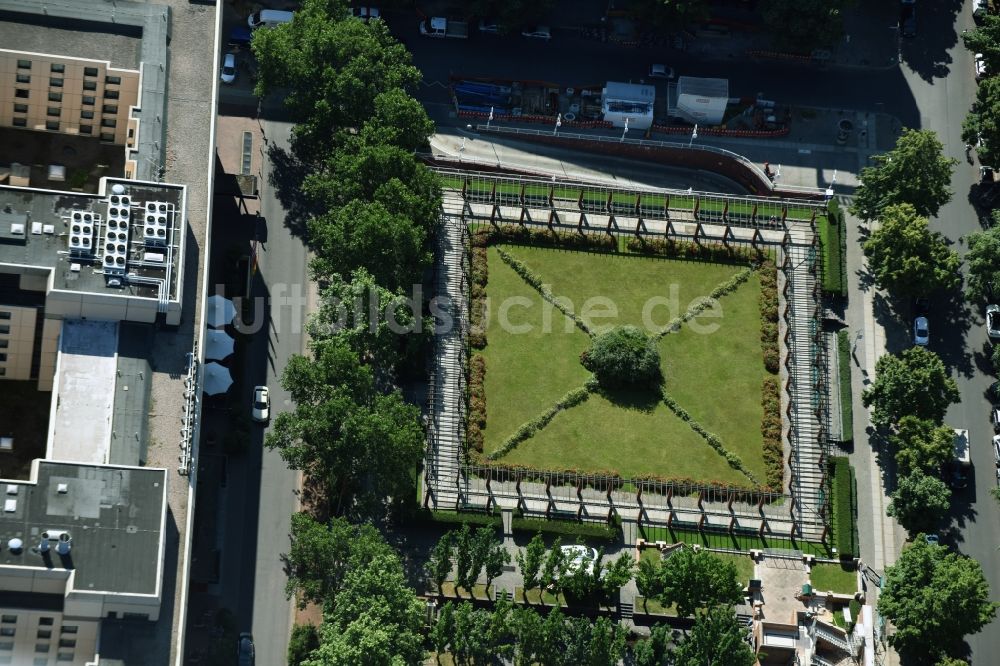 Berlin von oben - Bürogebäude des Geschäftshauses Ted Baker Germany GmbH an der Rankestraße in Berlin