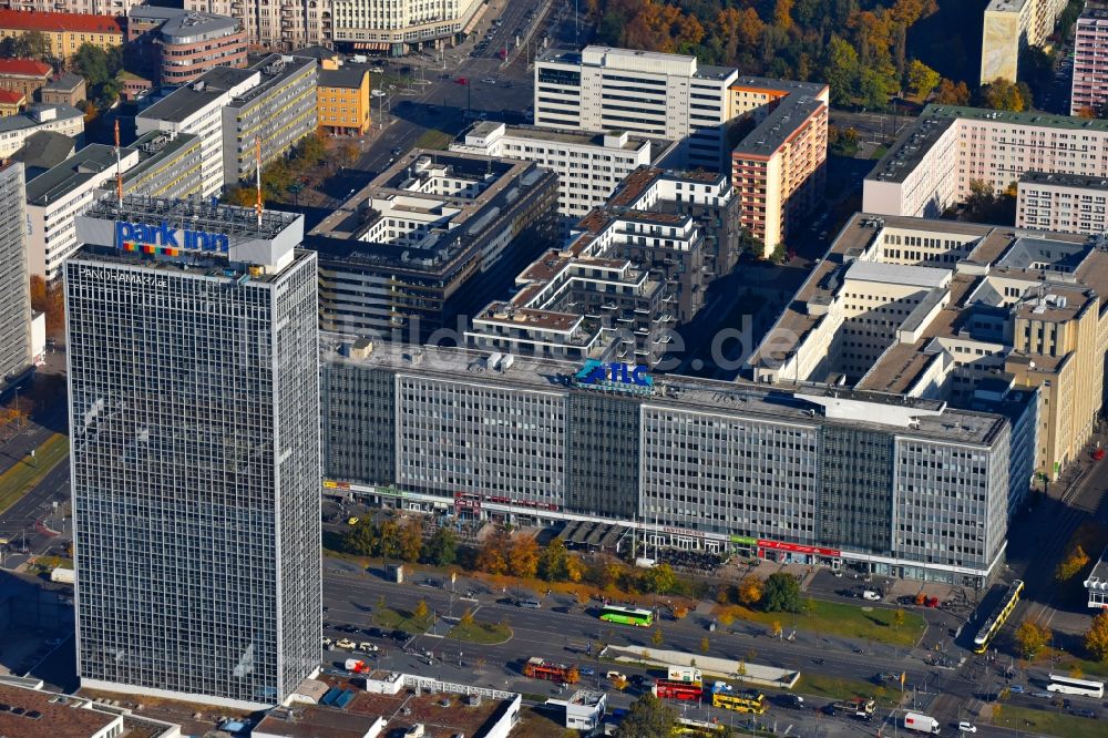 Luftaufnahme Berlin - Bürogebäude des Geschäftshauses der Treuhand Liegenschaftsgesellschaft AG (TLG Immobilien AG)am Alexanderplatz in Berlin, Deutschland