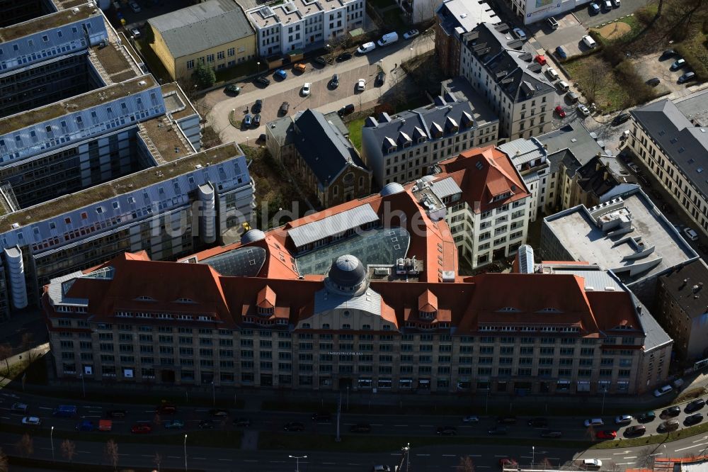 Leipzig aus der Vogelperspektive: Bürogebäude des Geschäftshauses der TREUREAL GmbH an der Brandenburger Straße im Ortsteil Schönefeld in Leipzig im Bundesland Sachsen