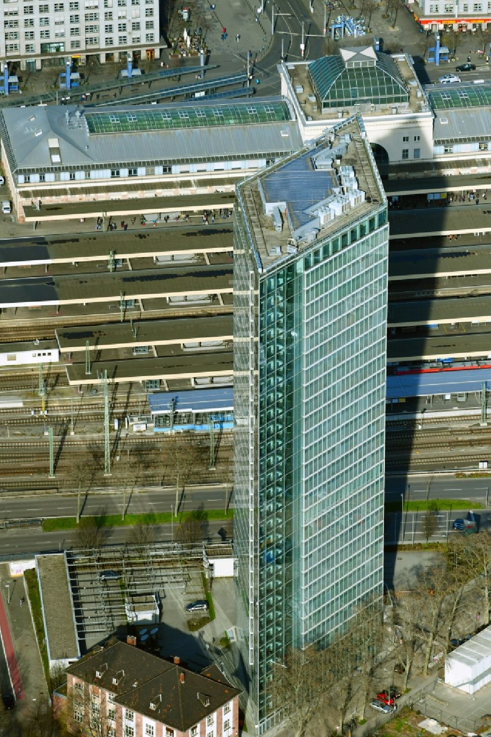 Mannheim aus der Vogelperspektive: Bürogebäude des Geschäftshauses Victoria Turm im Ortsteil Lindenhof in Mannheim im Bundesland Baden-Württemberg, Deutschland