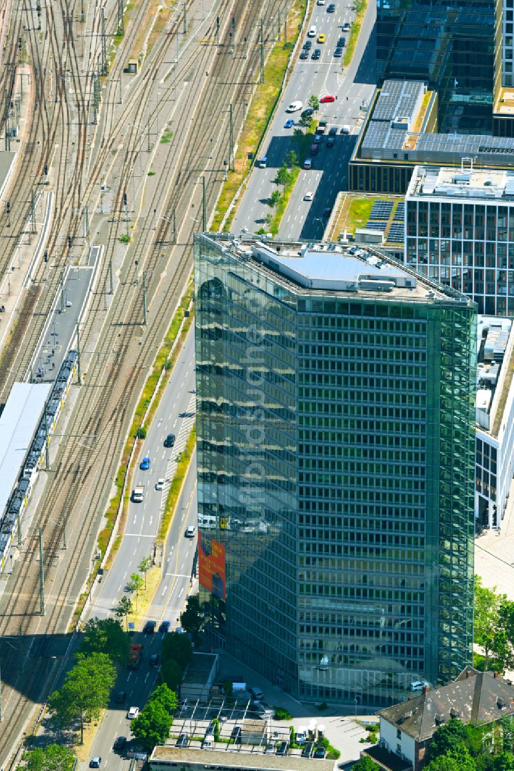 Mannheim aus der Vogelperspektive: Bürogebäude des Geschäftshauses Victoria Turm im Ortsteil Lindenhof in Mannheim im Bundesland Baden-Württemberg, Deutschland