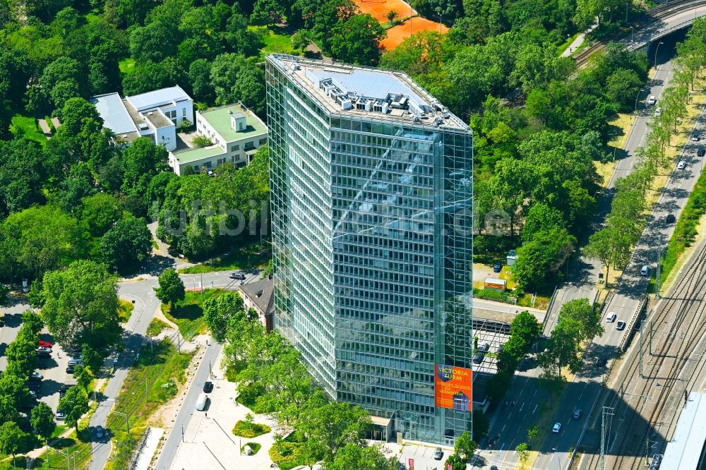 Luftbild Mannheim - Bürogebäude des Geschäftshauses Victoria Turm im Ortsteil Lindenhof in Mannheim im Bundesland Baden-Württemberg, Deutschland