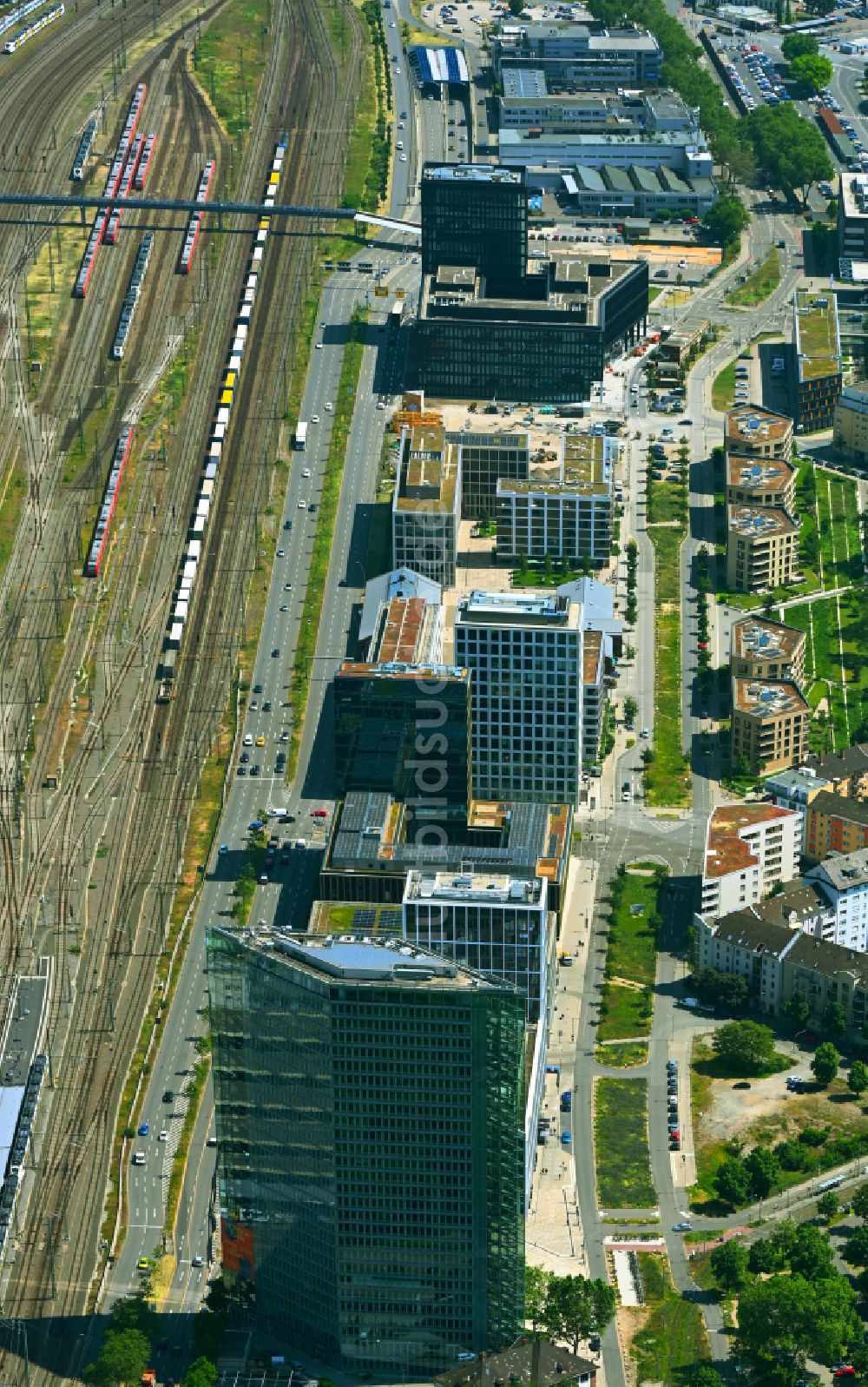 Mannheim aus der Vogelperspektive: Bürogebäude des Geschäftshauses Victoria Turm im Ortsteil Lindenhof in Mannheim im Bundesland Baden-Württemberg, Deutschland