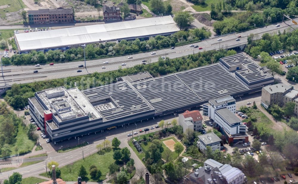 Halle (Saale) aus der Vogelperspektive: Bürogebäude des Geschäftshauses Wohn-Centrum Lührmann in Halle (Saale) im Bundesland Sachsen-Anhalt