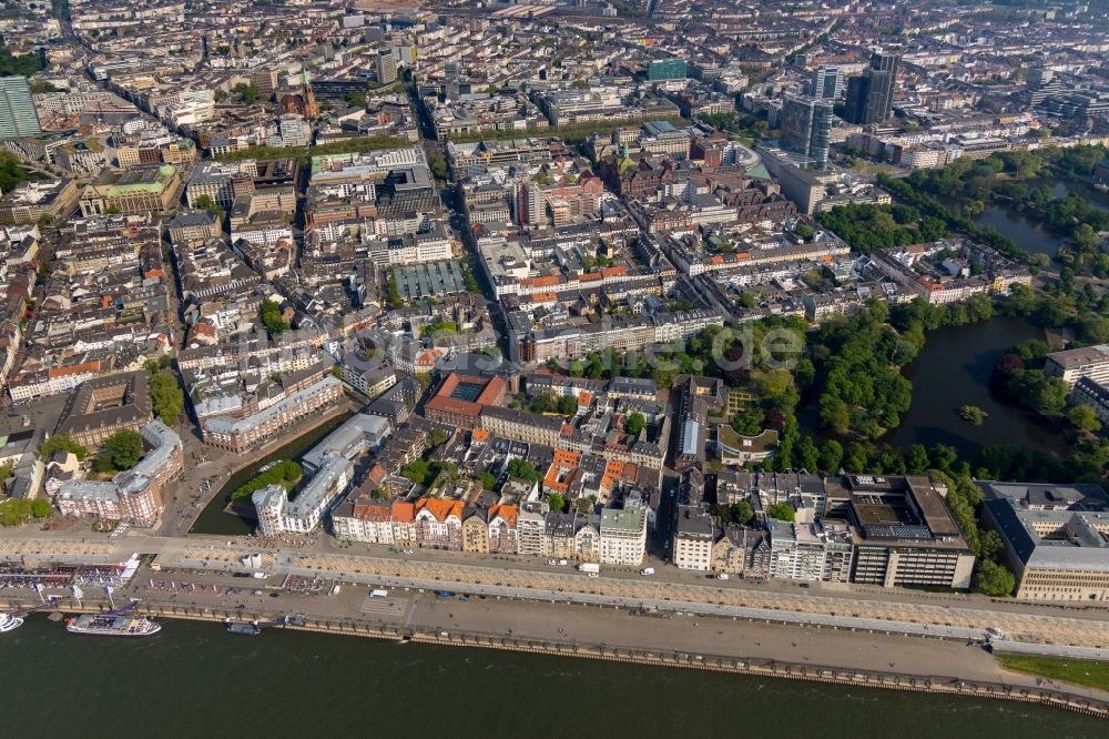 Luftbild Düsseldorf - Bürogebäude - Geschäftshauszeile am Mannesmannufer im Ortsteil Carlstadt in Düsseldorf im Bundesland Nordrhein-Westfalen, Deutschland